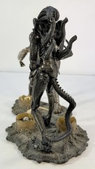 McFarlane Toys 2002 Movie Maniacs Alien vs. Predator Deluxe Set Action Figures
