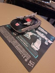 Transformers Studio Series 86 Ironhide & War For Cybertron Earthrise Bluestreak