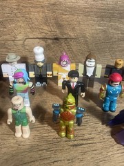 Jazwares Lot Of 20 Mixed Lot Of Roblox Figures