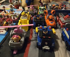Huge Lot of Paw Patrol Figures, stuffed animals, books, mini paws, (see pics)