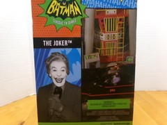 FATHER & SON BATMAN SPECIAL DEAL STATUE #’D BRIAN BOLLAND & 1966 JOKER FIGURE