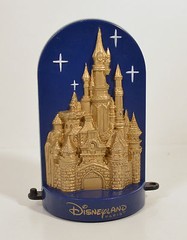 1999 Disney Sleeping Beauty Castle 4″ McDonald’s EUROPE Disneyland Paris Train