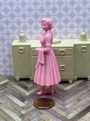 1:24 1950 Welcoming Housewife Hostess Homemaker Figure Inspired by Marx