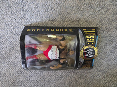 JAKKS Pacific WWE / WWF Classic Superstars EARTHQUAKE