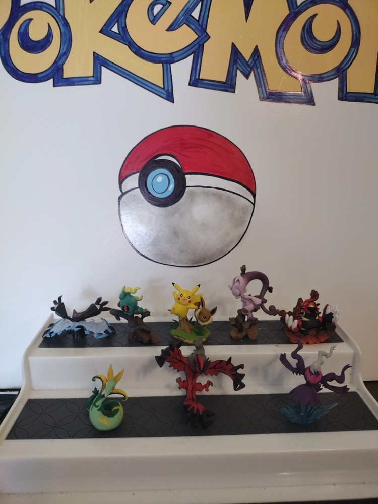 Officially licensed RARE Pokemon figurines, lot of 8 😀