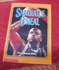 Lot: Shaquille Oneal Downtwon Action Figure, Dreamteam + Sticker Book NBA Sports