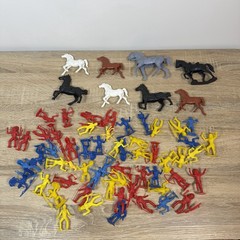Vintage MPC Marx 1960’s Cowboys & Indians Huge Lot Plastic Toy Soldier lot 55mm