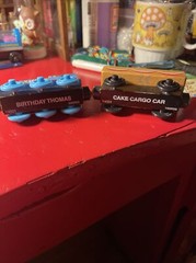 Thomas & Friends Wooden Railway Birthday Train Plus Cake Cargo Car Y4501 Magnet