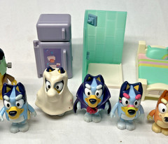 Bluey Toy Lot Action 13 Figures 2 Vehicles 6 Pieces Furniture Moose Toys