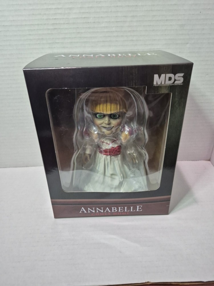 Annabelle Comes Home Mezco Toyz MDS 6″ Stylized Roto Figure Conjuring Horror NEW