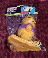 Garfield Odie’s Stuff 2 Vinyl Chew Dog Toys Jim Davis Vintage Fire Hydrant New