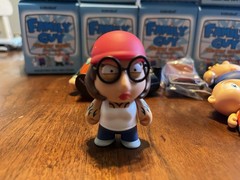 KIDROBOT FAMILY GUY FREAKIN’ SWEET MINI SERIES COMPLETE SET OF 8 W/Boxes! MINT!