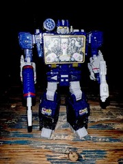Transformers Siege WFC Soundwave And Ravage Cassette