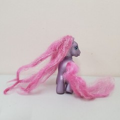 Hasbro My Little Pony G3 PETAL BLOSSOM 2003 Super Long Hair Pony