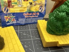 Blockbuster Wizard of Oz Set 4 Movable Toys 1997 Dorothy Scarecrow Tin Man Lion