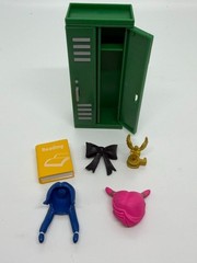 Roblox Mini Figures Lot of 20 w/multiple accessories