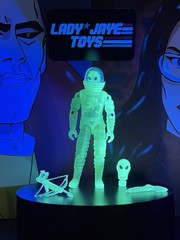 Gi Joe 2025 LadyJayeToys Green Glow In The Dark Alien Scarlett/Ace Pilot