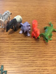 Bag of Wild animal kingdom Figures Model Toys New Plastic 53 pieces, zoo animals