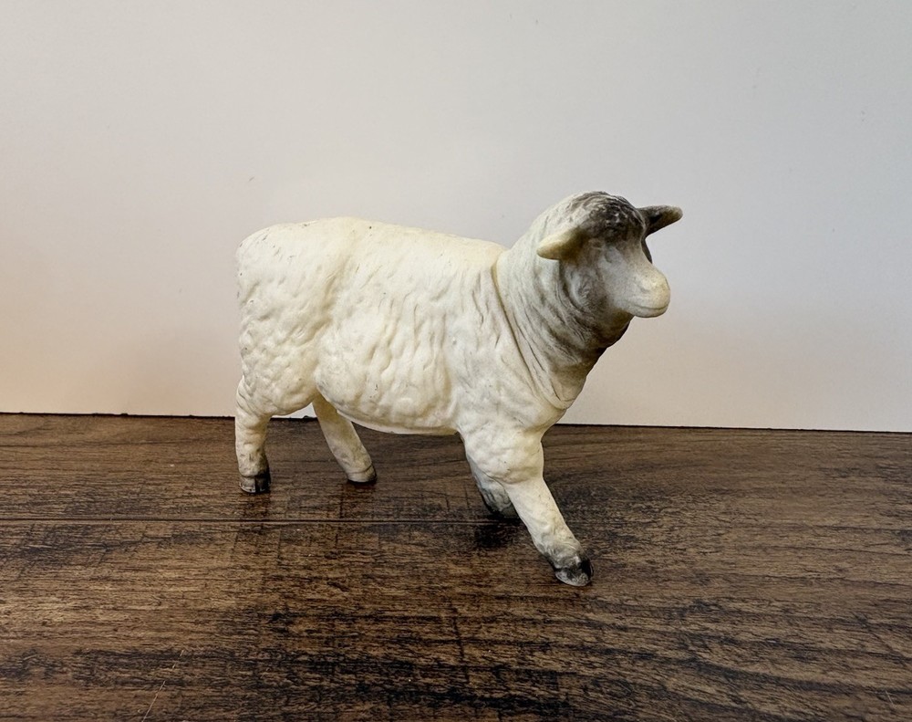 Vintage 4” White Sheep Action Figure Molded Plastic Made In Hong Kong