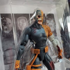 DC Direct Dceased Unkillables Deathstroke 2022 7″ Poseable Figure Open Box
