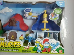 NEW The Smurfs Blue Smurf’s Mushroom House 2008 Jakks – Box DAMAGE