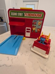 Vintage 1983 Sesame Street Firehouse Playset Fire Truck Figure Ramp