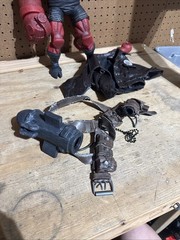 Hellboy 18” Inch 2005 Mezco Toyz Mike Mignola Read Description!