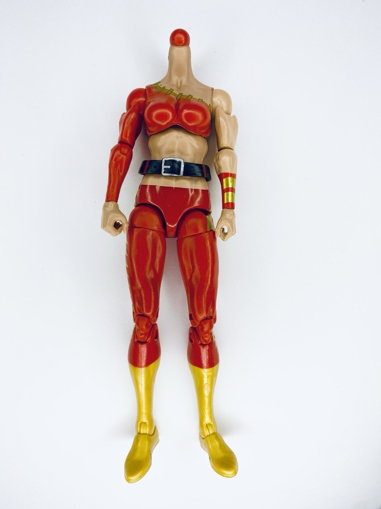 MARVEL LEGENDS – Female Body – Tall – Red & Gold Costume – CUSTOM FODDER PIECE
