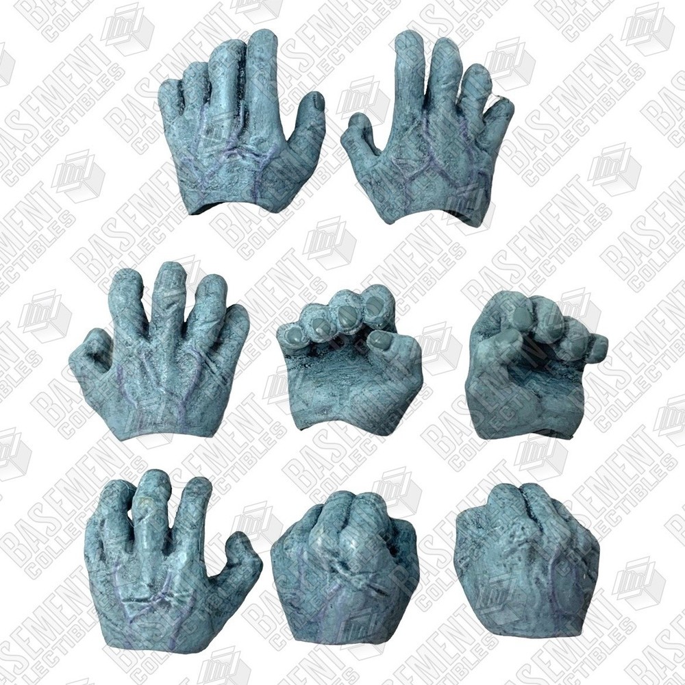 Mezco One:12 Death Dealer – Eight Interchangeable Hands 1:12 Scale Fodder