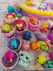 Hatchimals Colleggtibles Lot 67 Pieces Mixed Assorted Mini Figures With Basket