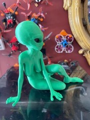Female Green Alien Action Figure! (In Proportion To Fit 7″ Male)