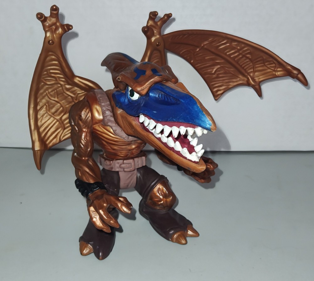 Vintage Extreme Dinosaurs Bullzeye Warpaint Action Figure Part Wings Mattel 1996