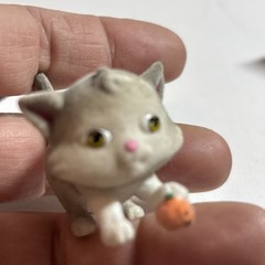 Lot of 7 Vintage Kitty In My Pocket & Puppy Figures – Flocked Cats & Dog