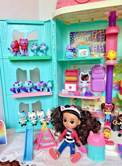 Gabby’s Dollhouse Purrfect Playset 2FT Tall Figures Cats Accessories Works