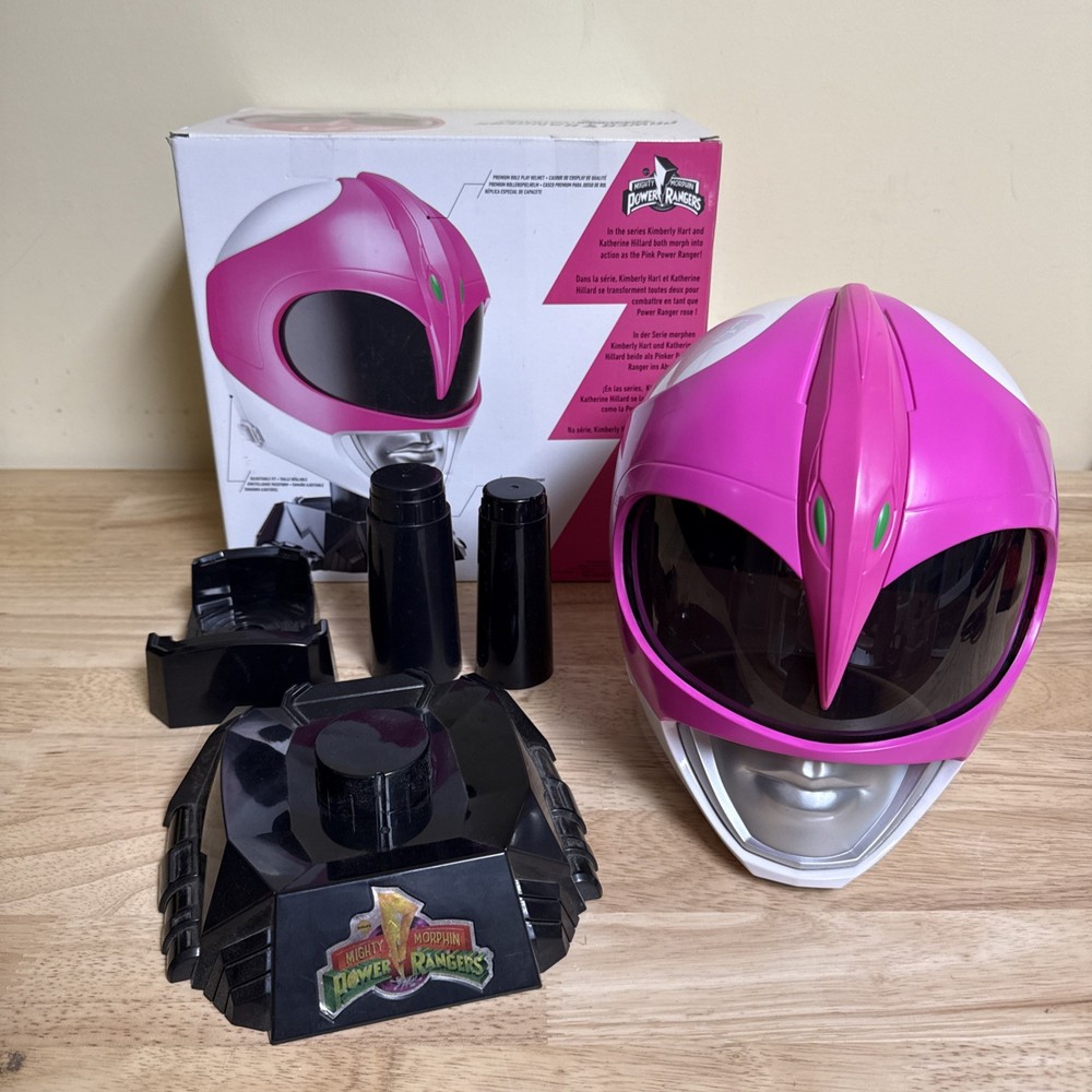 Mighty Morphin Power Rangers – Lightning Collection – Pink Ranger Helmet