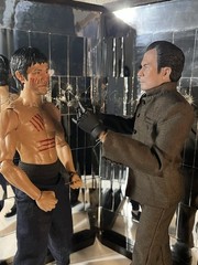 BRUCE LEE 1:6 ENTER THE DRAGON MIRROR ROOM FIGURE W 2+ OUTFITS,WEAPONS & HANDS
