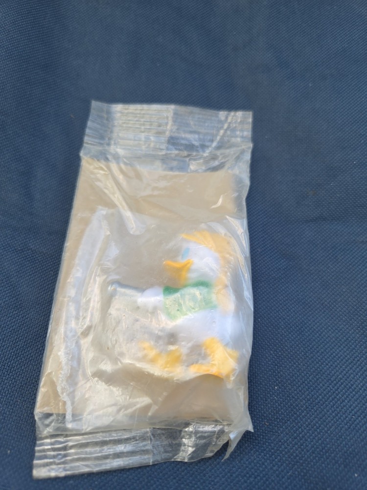 Walt Disney Duck Tales Kelloggs Promo Toy Louie Duck Vintage 1991 2″ Sealed