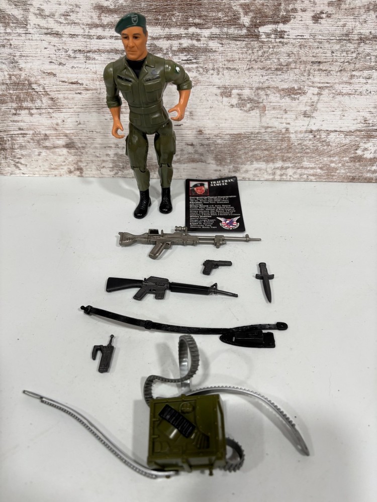 Vintage 1985 Coleco Rambo Force Of Freedom Colonel Trautman Figure Complete Set