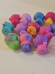 Cepia BANANAS BUNCH Peel to Reveal Animal Figures Toy Lot Of 16 Characters