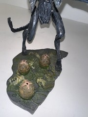 Alien Queen With Nest McFarlane Alien Vs Predator Figure Set 2005