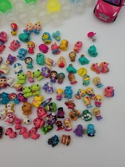 Squinkies Lot of 101 Animals People Robots Car + 80 Empty Houses