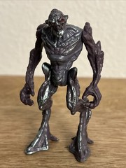 Final Faction Kharn 3.75” Action Figure Hive Class Drone Greenbrier Plastic Toy
