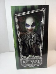 Mezco Toyz Beetlejuice 15” Stylized Figure Sealed New In Box Hot Topic Exclusive