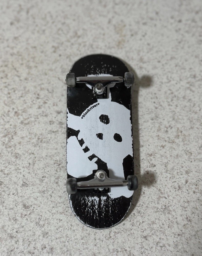 Blackriver 36mm 7 Ply New Skull Fingerboard Complete Dynamic SE Dual Blistered