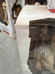Leatherface The Texas Chainsaw Massacre Mezco MDS Mega Scale 15inch