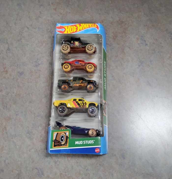 Hot Wheels Mud Studs 5 Car Pack Die Cast Vehicles Mattel New Sealed