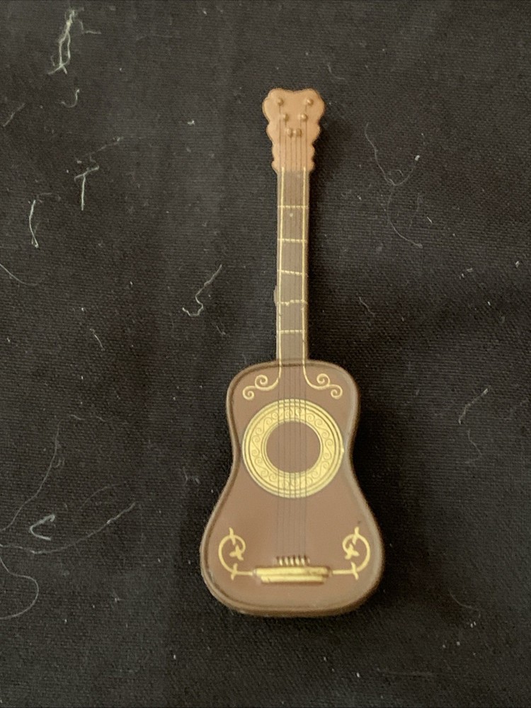 Disney Figure Guitar Brown Coco Mini Indonesia