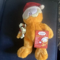 Garfield & Odie Macy’s 25 Years Christmas Plush Cat Dog 18″ Book Included