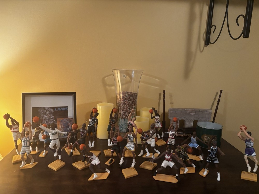Vintage 1998–1999 Mattel NBA Super Stars – Random Assortment. 22 Figures.