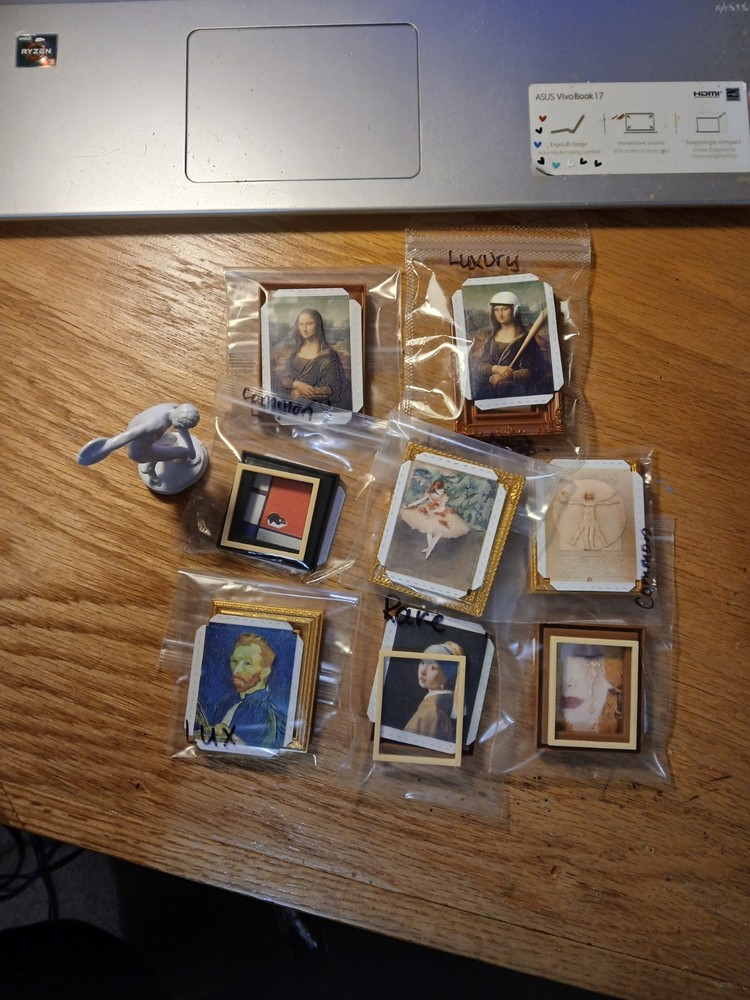 Zuru Mini Brands MASTERPIECES Lot Of 9 Mona Lisa Van Gogh Plus More